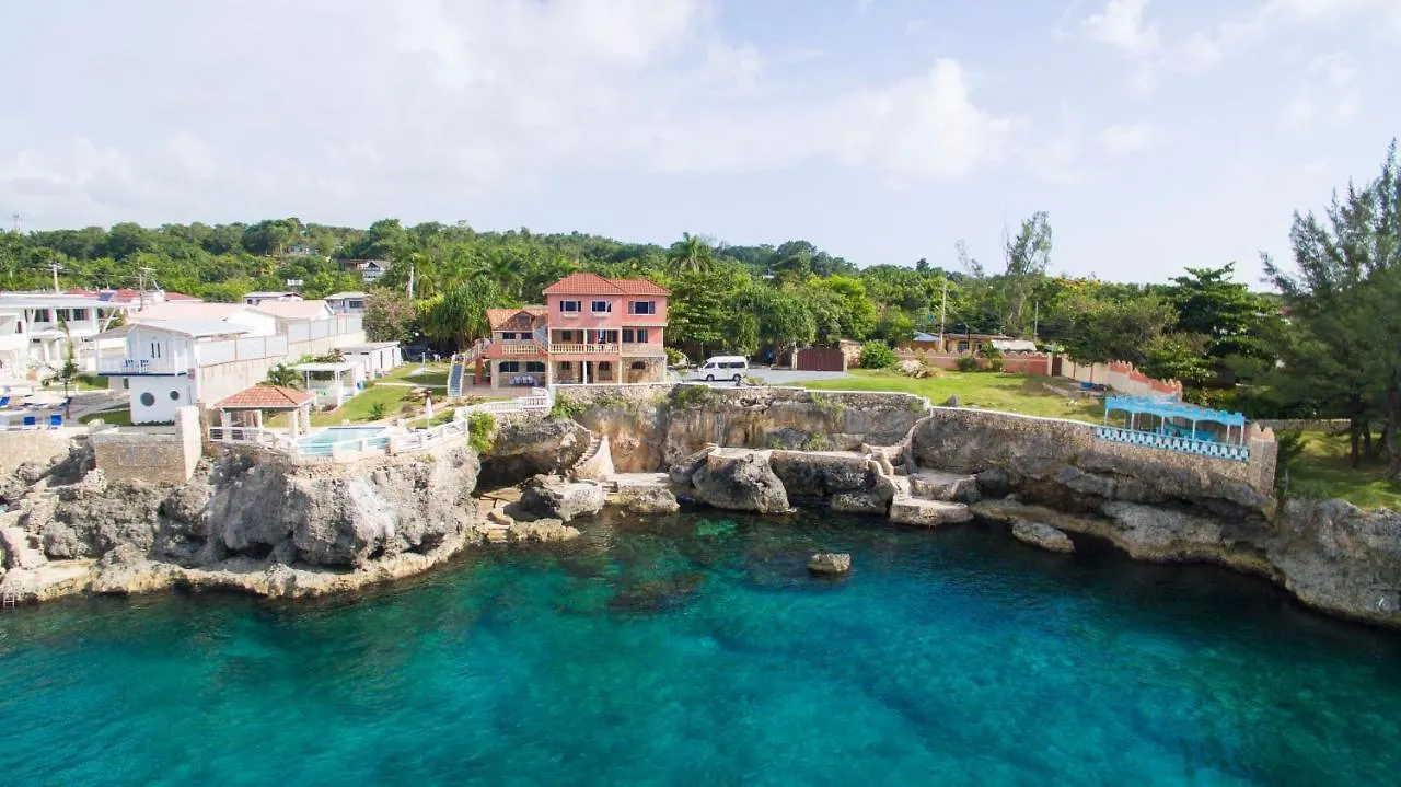 Castle Cove -Ocean Front Villa Westlands Jamaica